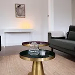 Boutique Theodore Apartament *